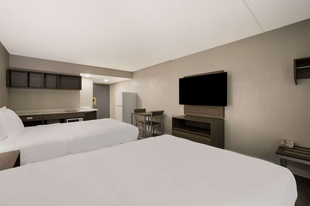 Suburban Studios Milwaukee Airport - photo 21