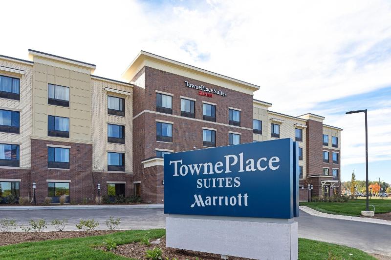 TownePlace Suites Detroit Commerce pet-friendly hotel Walled Lake