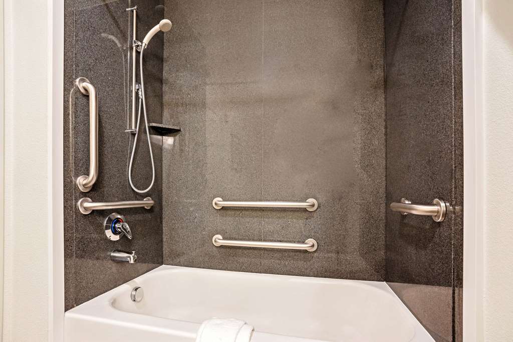La Quinta Inn & Suites by Wyndham Tumwater Olympia - photo 24