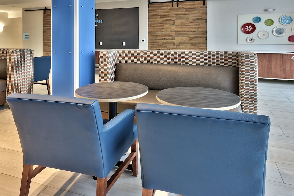 Holiday Inn Express & Suites Albuquerque East by IHG - photo 22