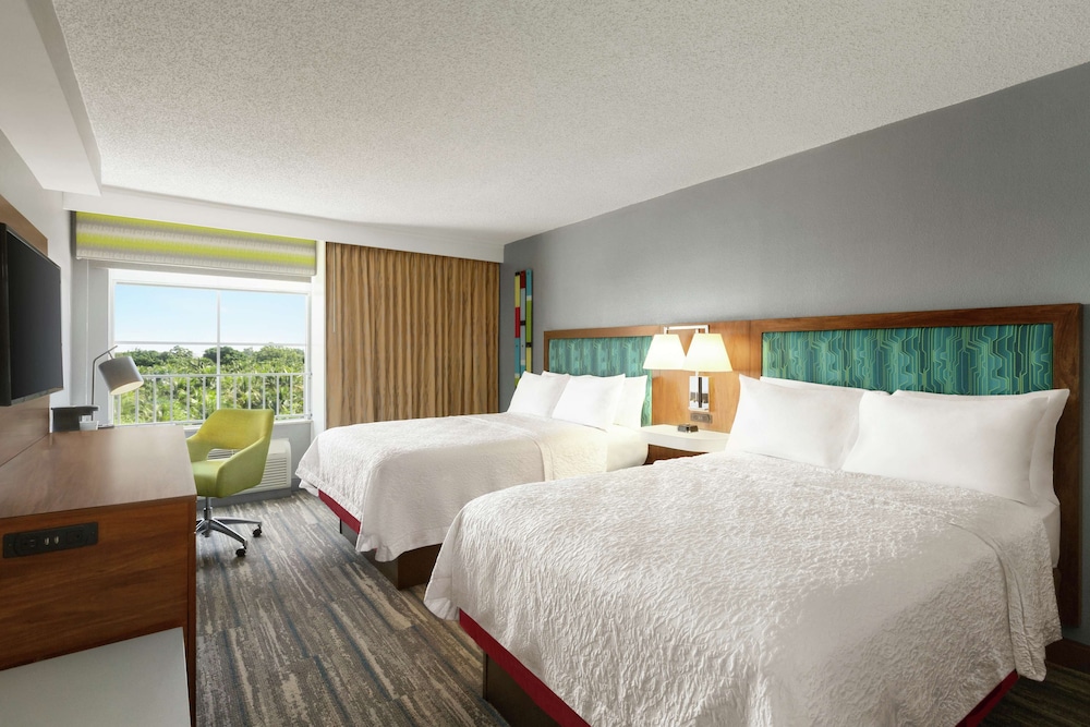 Hampton Inn & Suites Fort Lauderdale Airport - photo 9