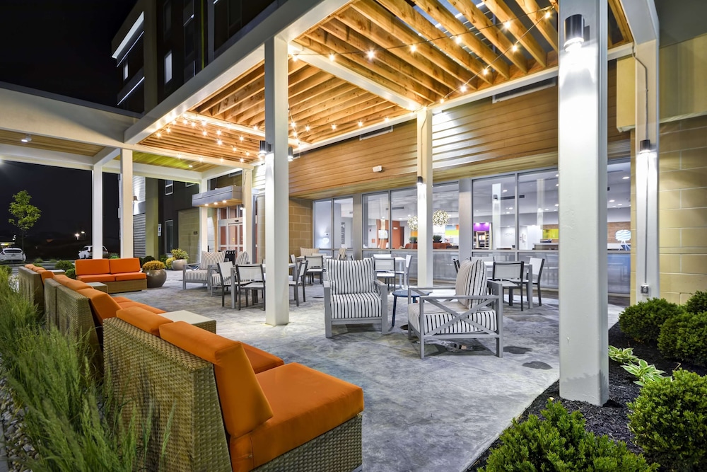 Home2 Suites by Hilton Blue Ash Cincinnati - photo 28