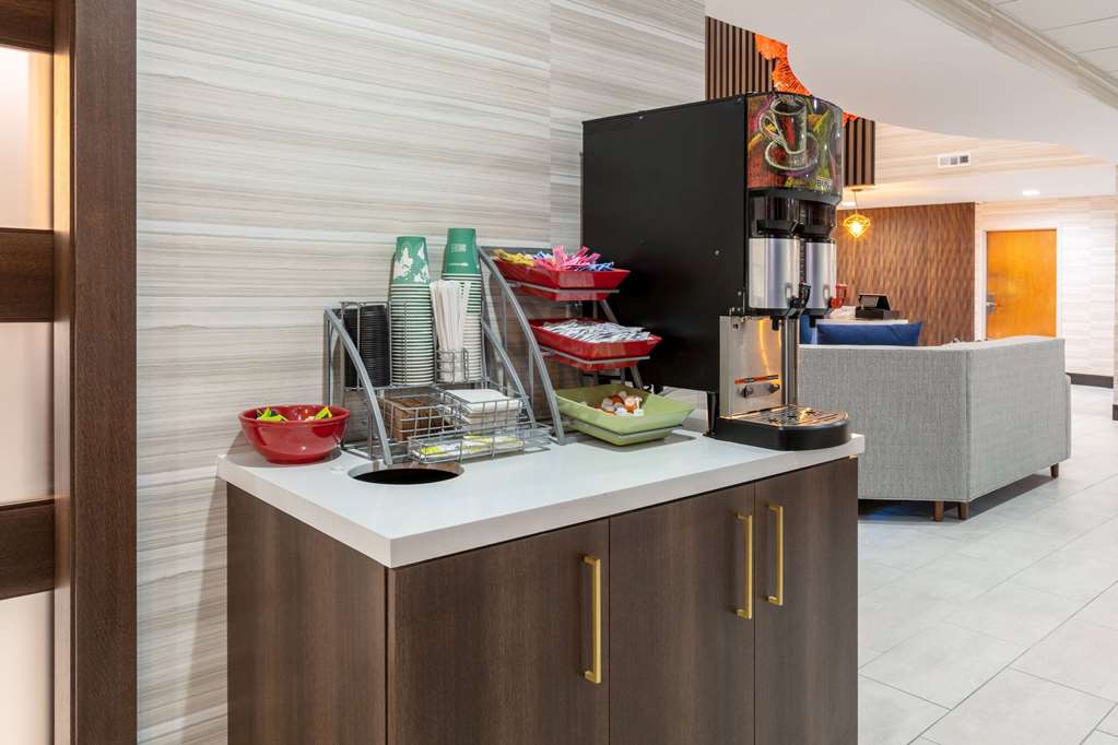 Wingate by Wyndham DFW North Irving - photo 58