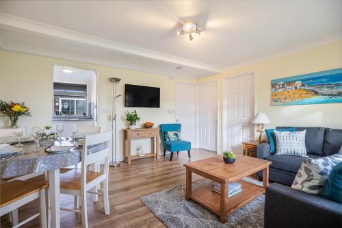 17 Norton Park in Dartmouth, United Kingdom