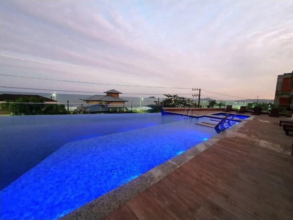 Ap Praia de Ouro Venice Home Club
