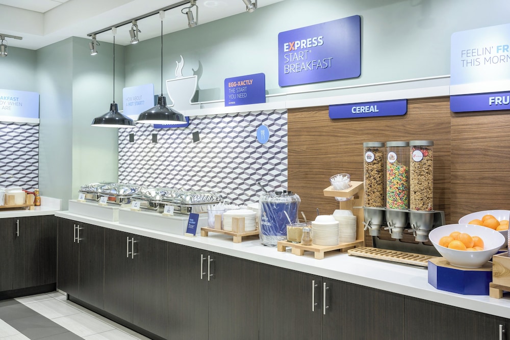 Holiday Inn Express & Suites Phoenix East Gilbert by IHG - photo 49