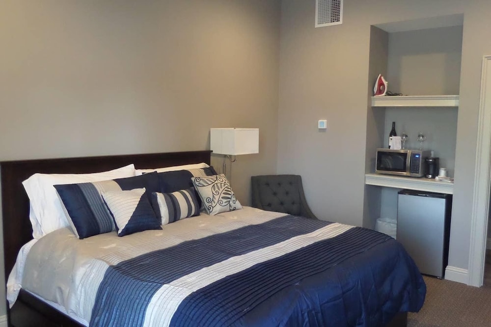 The Inn at Elijah McLeans - photo 2