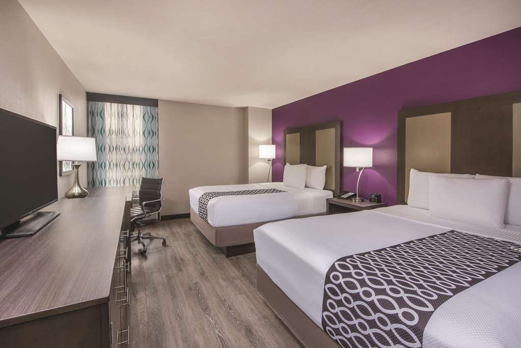La Quinta Inn & Suites by Wyndham Festus St. Louis South - photo 15