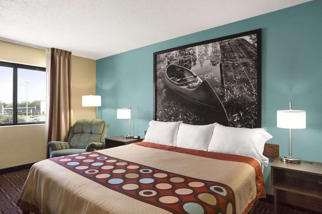 Super 8 by Wyndham Carbondale - photo 10