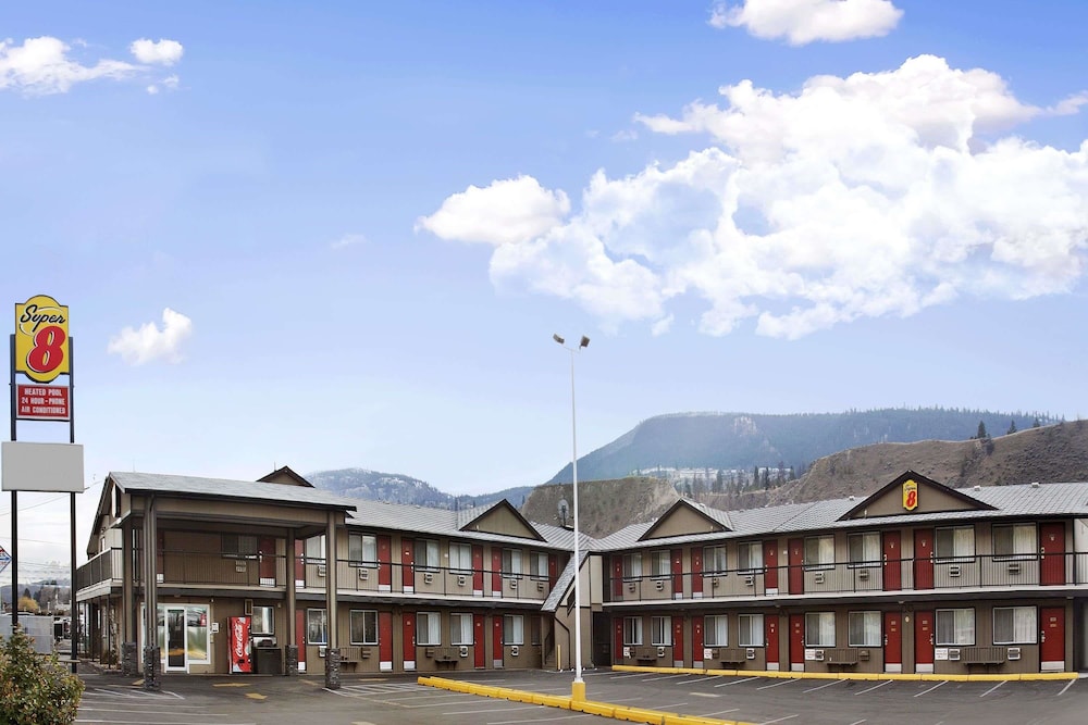 Super 8 by Wyndham Kamloops East in Kamloops, Canada