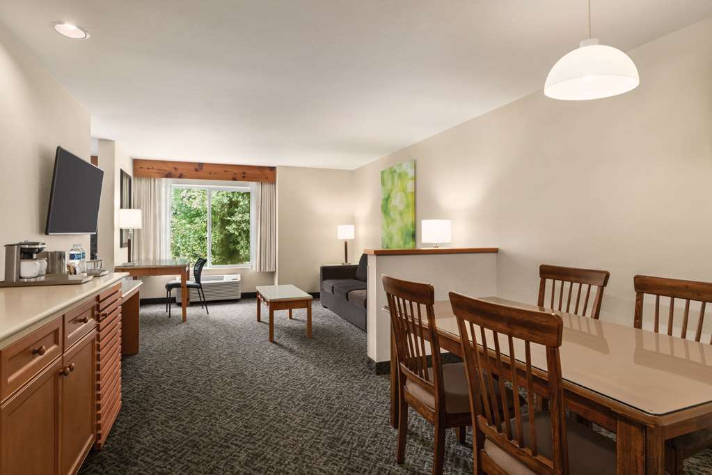Radisson Hotel Portland Airport - photo 23