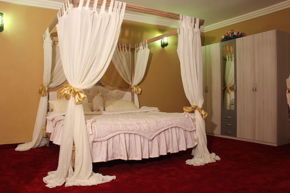 Crystal Palace - last minute hotel in Abidjan