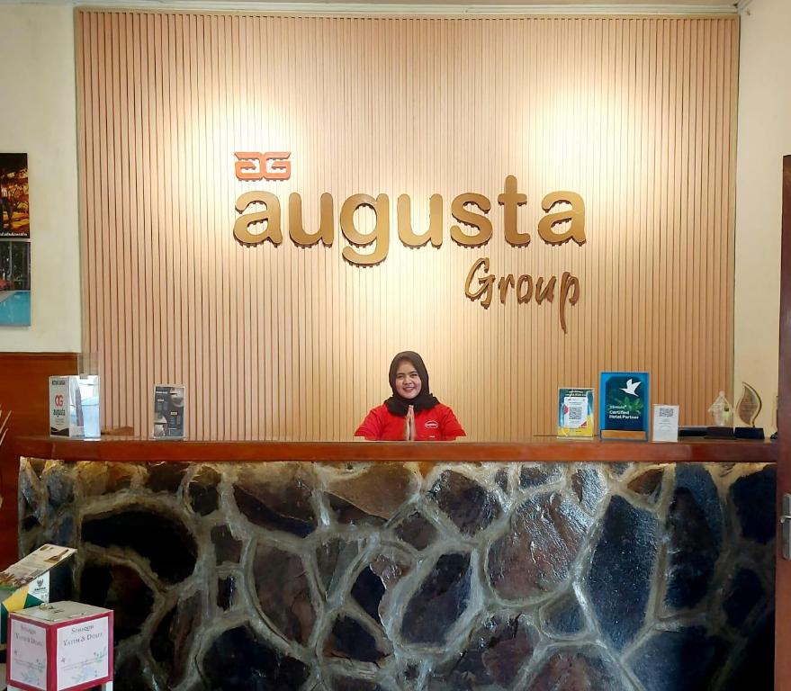 Augusta Hotel Glamping Sukabumi — Sukabumi