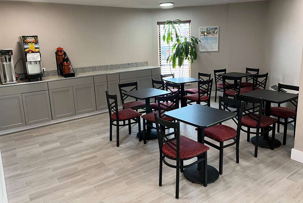 Days Inn by Wyndham Cincinnati East - photo 17