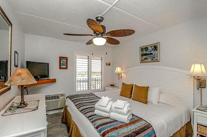 Beacher's Lodge Oceanfront Suites - photo 34