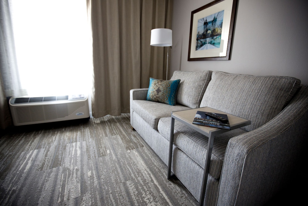 Hampton Inn Blue Ash Cincinnati - photo 26