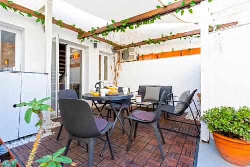 LivemA laga Cervantes Attic & Terrace — 4-Star Luxury Hotel in Malaga, Spain