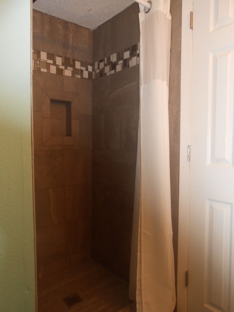 0409 Waters Edge Resort 1 Bedroom Condo by Redawning - photo 13