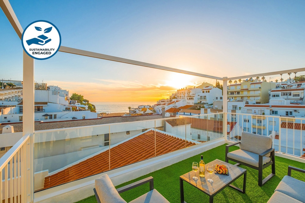 Apartment Carvoeiro By The Sea 1 by Algarve Vacation — 4-Star Luxury Hotel in Carvoeiro, Portugal