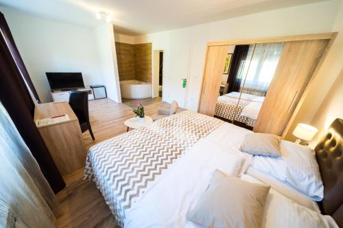 Villa Gradski Vrt — 4-Star Luxury Hotel in Osijek, Croatia