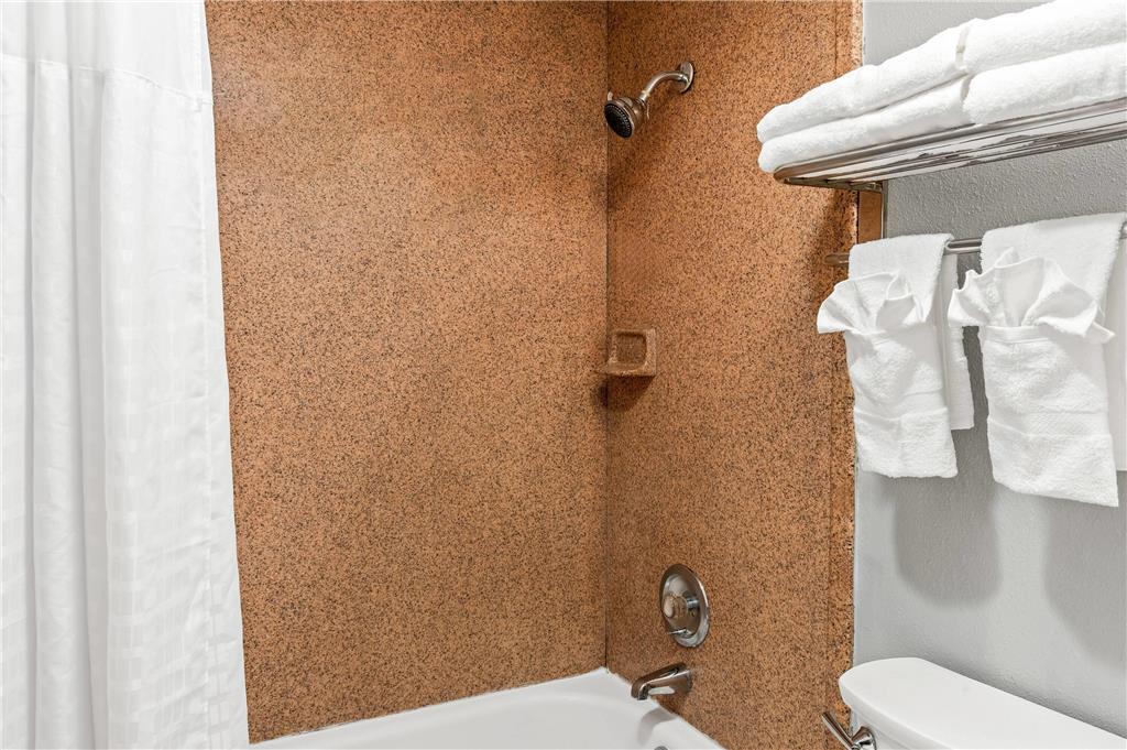 Travelodge by Wyndham Bloomington - photo 12