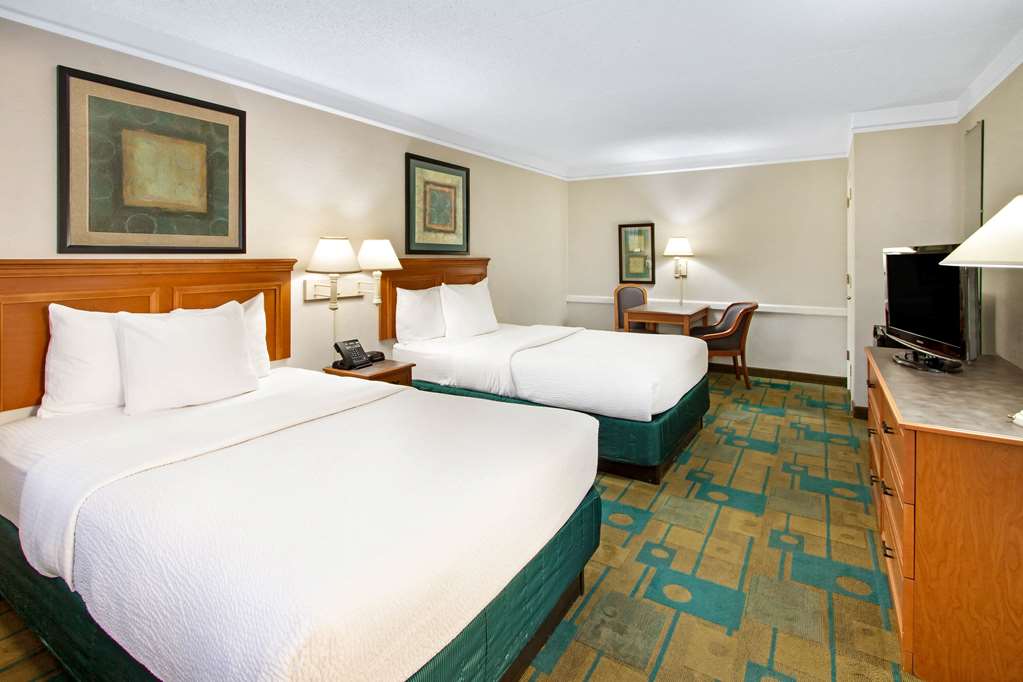La Quinta Inn by Wyndham Albuquerque Airport - photo 23