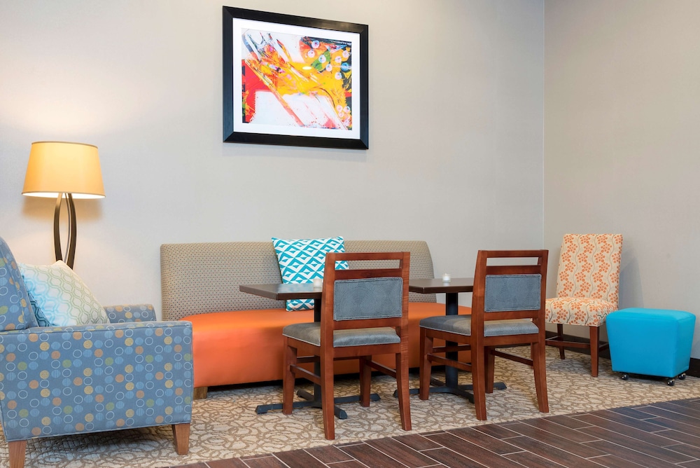 Hampton Inn Kalamazoo - photo 22