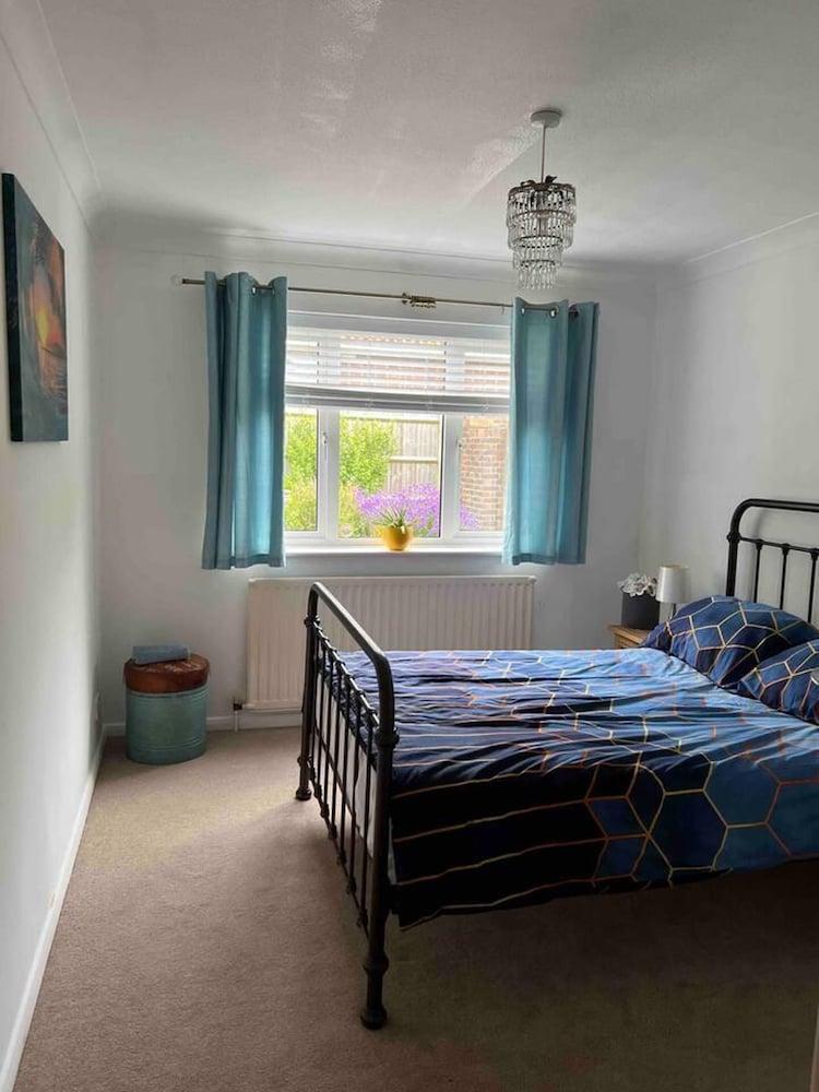 2 Bed Retreat With Amazing Sea Views in Brighton in Brighton, United Kingdom