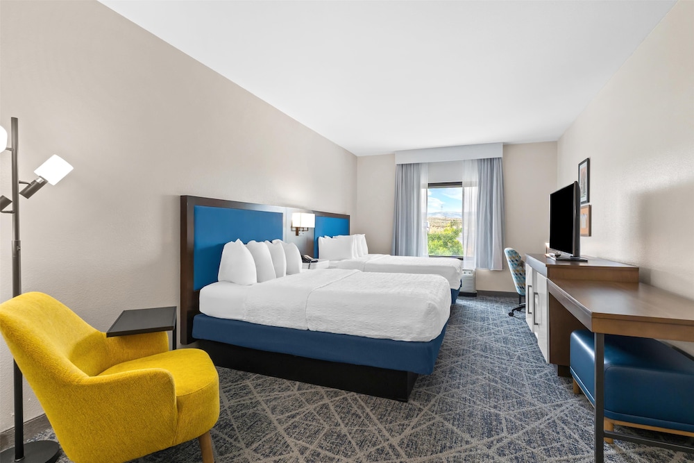 Hampton Inn Laramie - photo 14