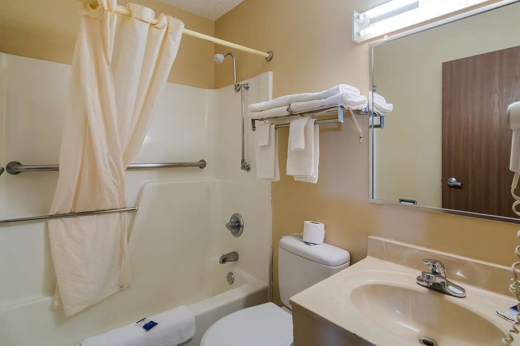 Americas Best Value Inn Fargo - photo 24