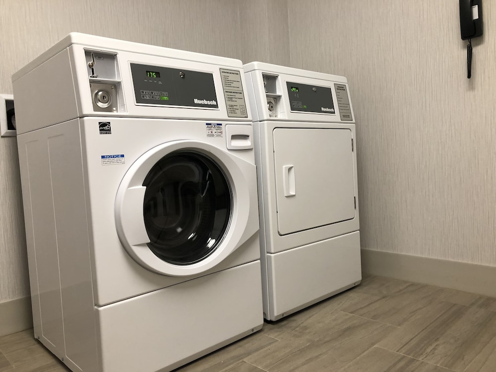 Holiday Inn Express & Suites Racine by IHG - photo 38