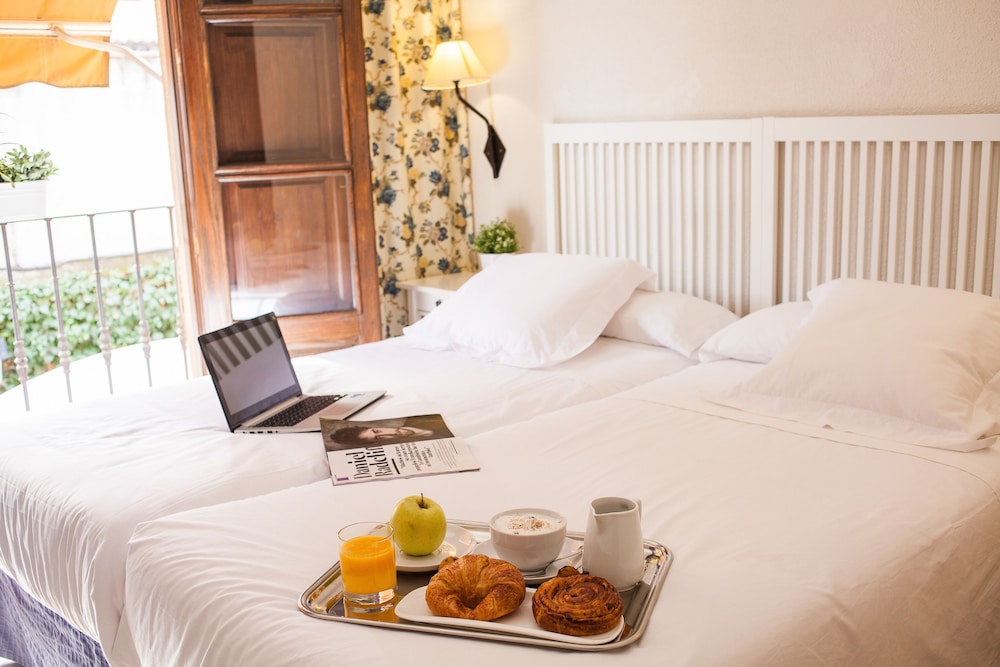 Hostal Miguel De Cervantes hotel Aeropuerto Madrid