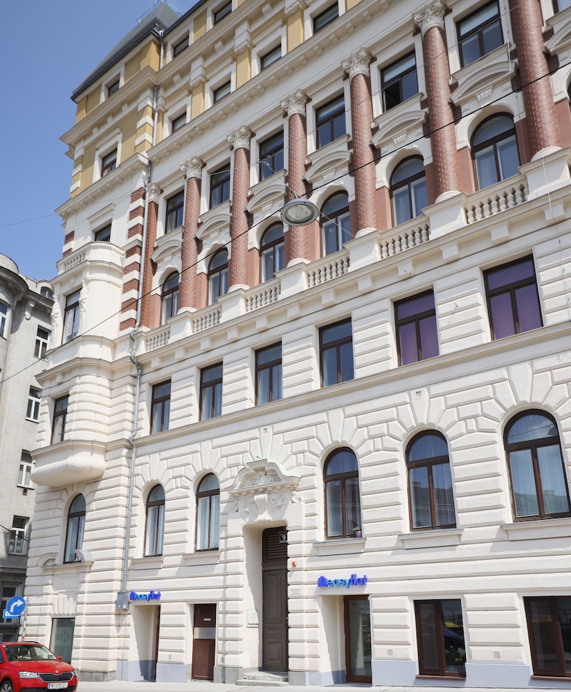 easy flat Stadtpark Premium AC Apartments — 4-Star Luxury Hotel in Vienna, Austria