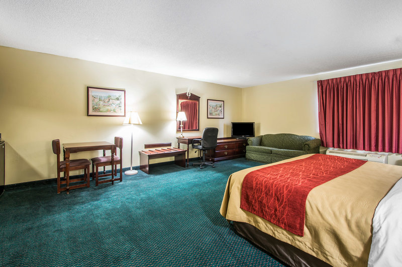 Super 8 by Wyndham Montgomery I 65 - photo 10