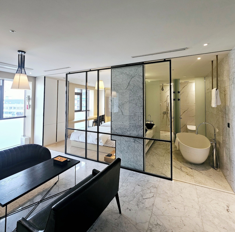 Stayrak Hotel — 4-Star Luxury Hotel in Seoul, South Korea