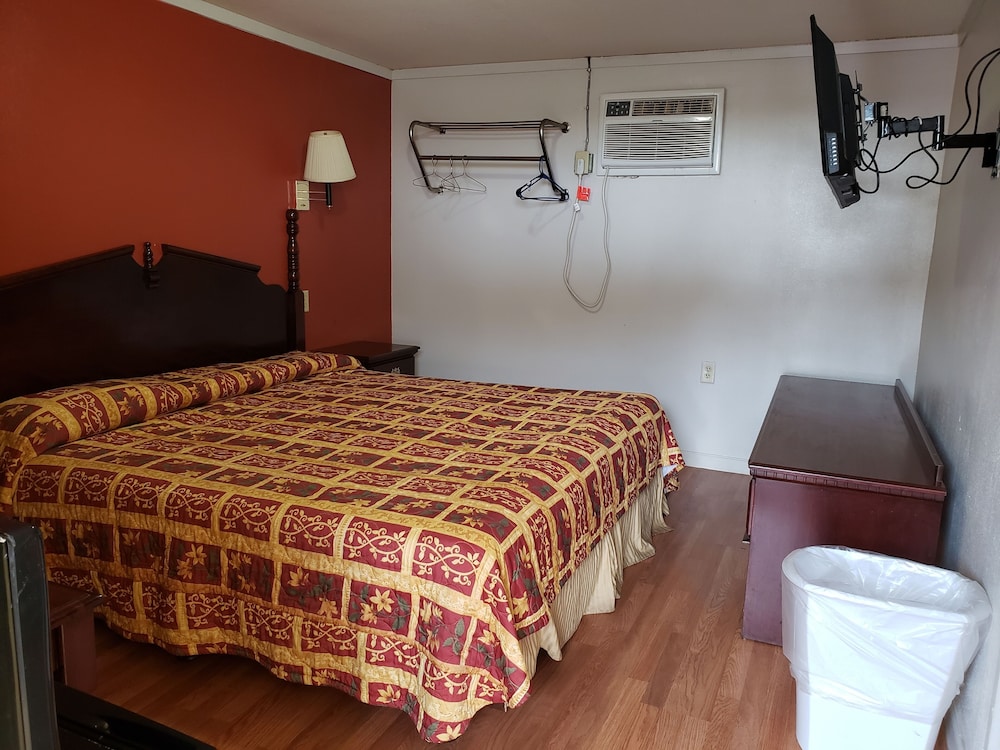 Mustang Motel - photo 5