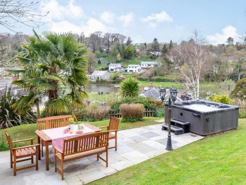4 Bed in Lostwithiel oc 51028 in Lostwithiel, United Kingdom