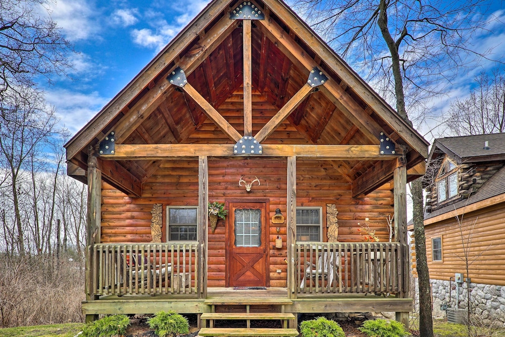 Charming Log Cabin at Double JJ Ranch Resort - featured photo