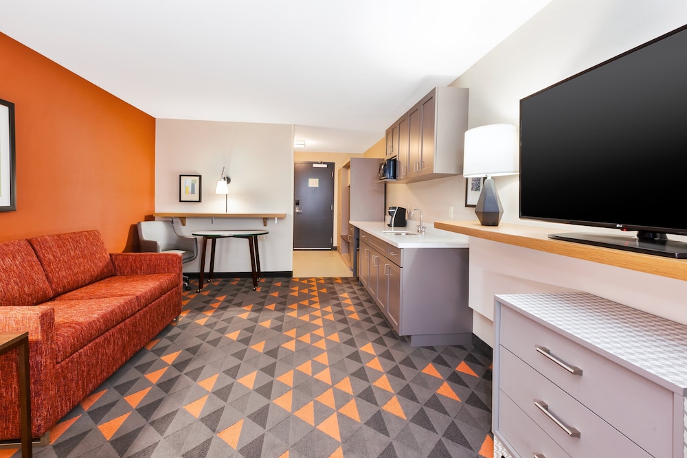 Holiday Inn & Suites Toledo Southwest Perrysburg by IHG - photo 16
