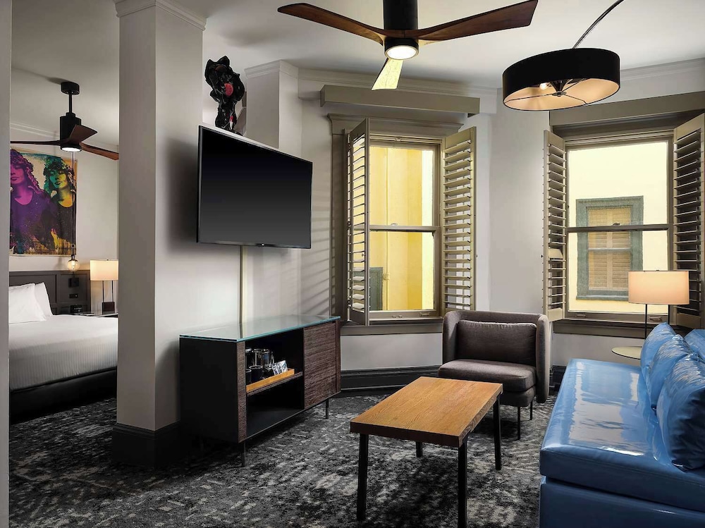 The Barnes San Francisco Tapestry Collection by Hilton - photo 21