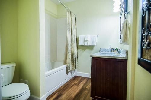 Campbell House Inn - photo 75