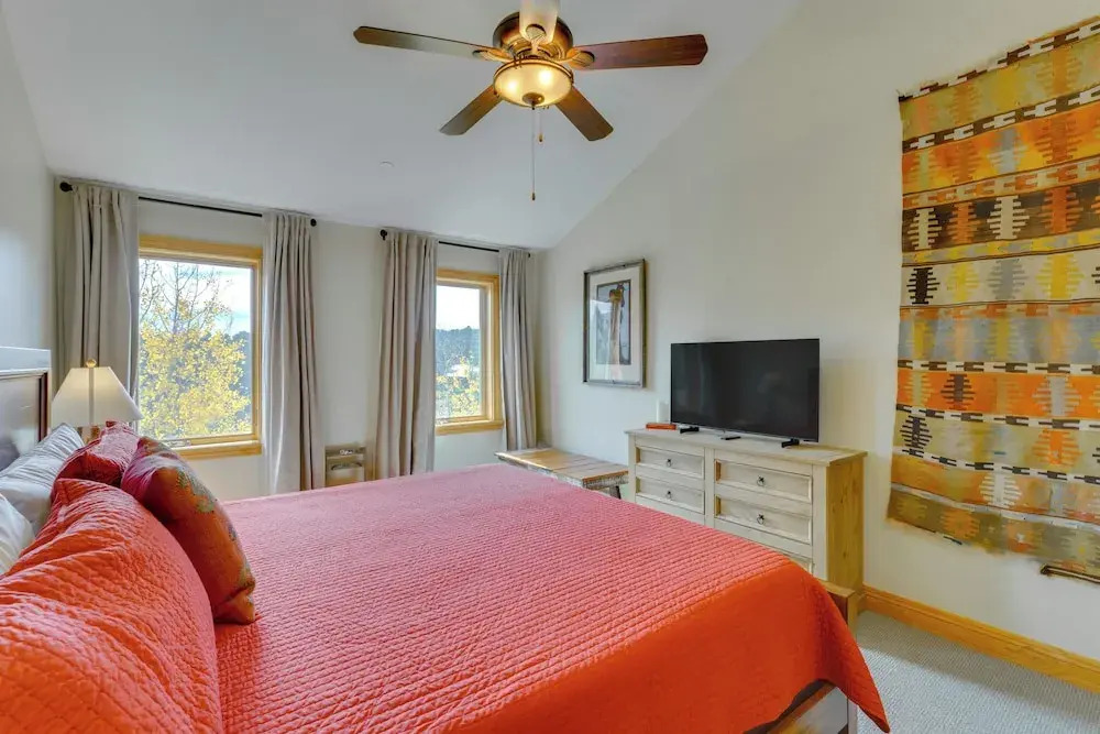2 Mi to Angel Fire Resort Luxury Condo with Balcony - photo 3