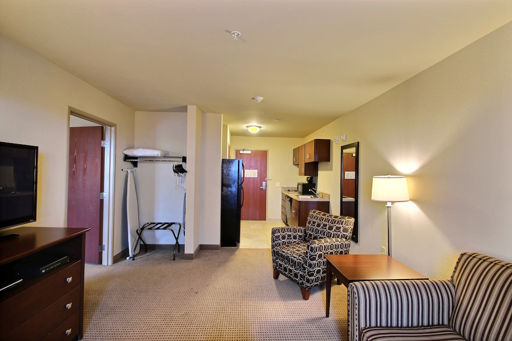 AmericInn by Wyndham Oshkosh - photo 11