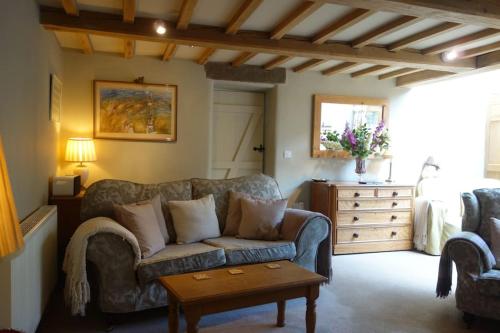 Peak District Luxury cottage sleeps 8 plus pets — Tideswell — photo 3