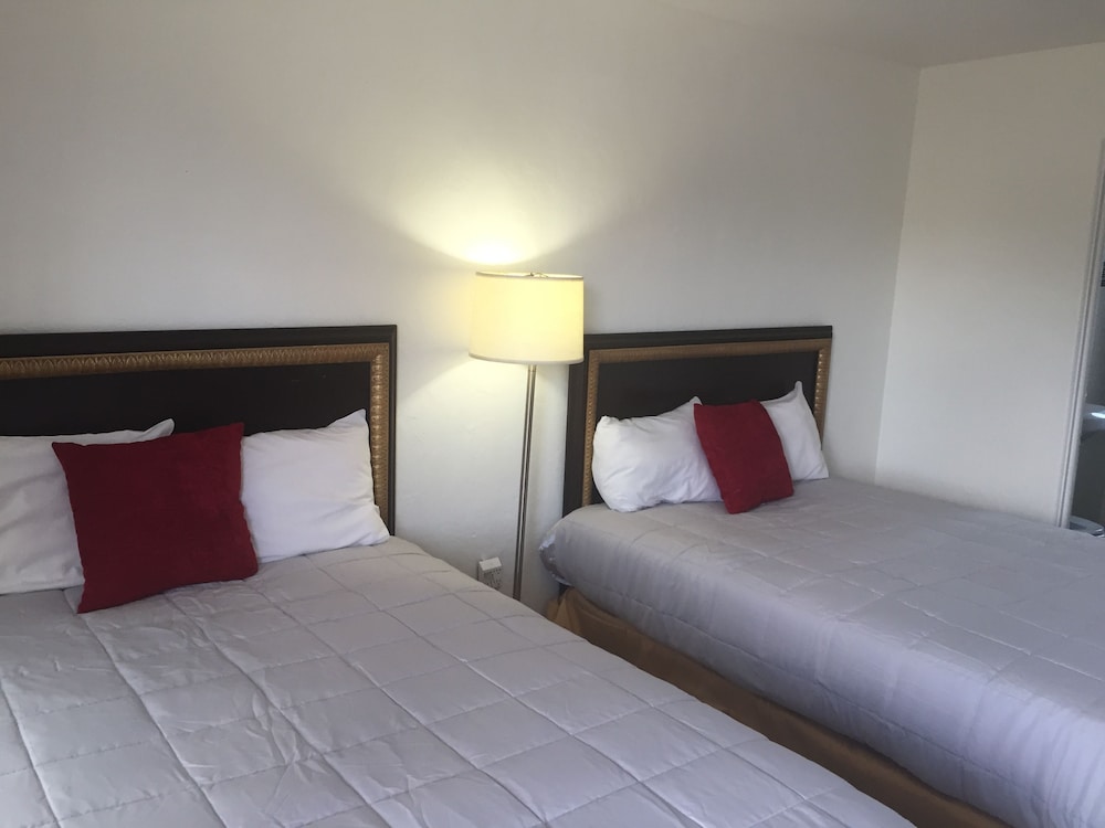 Family Inn - photo 2