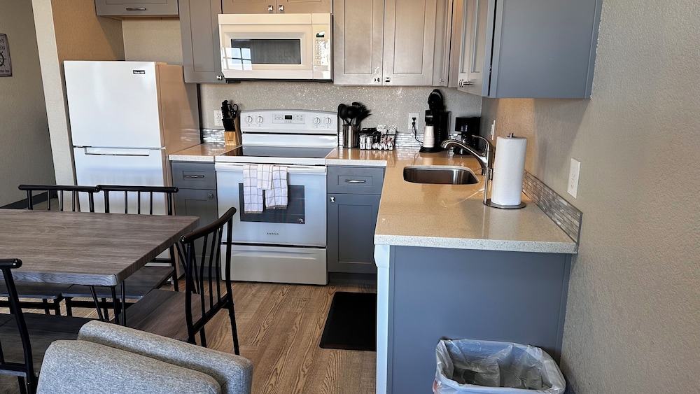 The Coastal Inn and Suites - photo 97