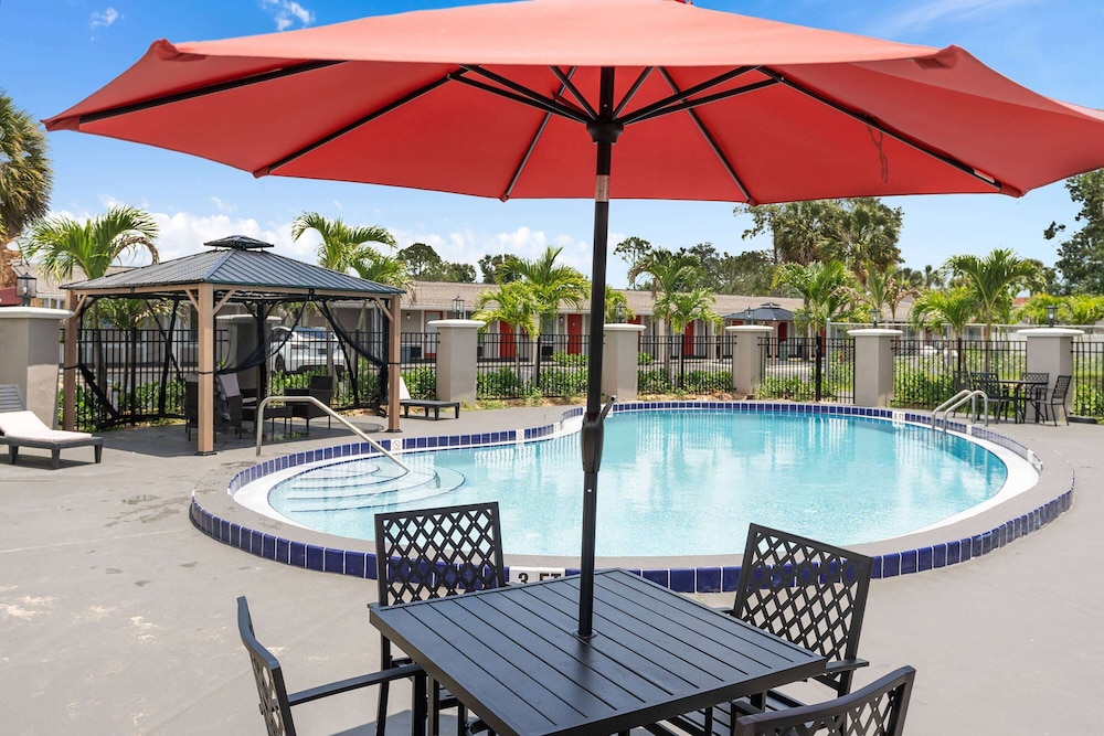 Super 8 by Wyndham Kissimmee Orlando - photo 37