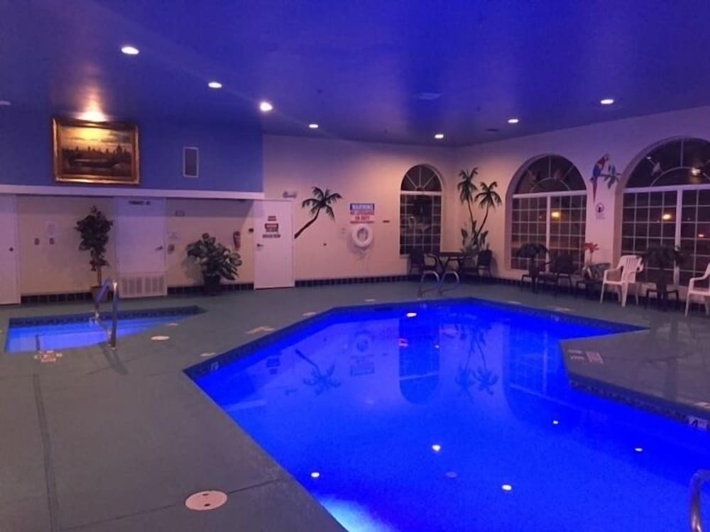 Prospector Hotel & Gambling Hall - photo 18