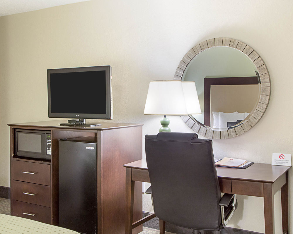 Clarion Inn & Suites Conference Center - photo 26