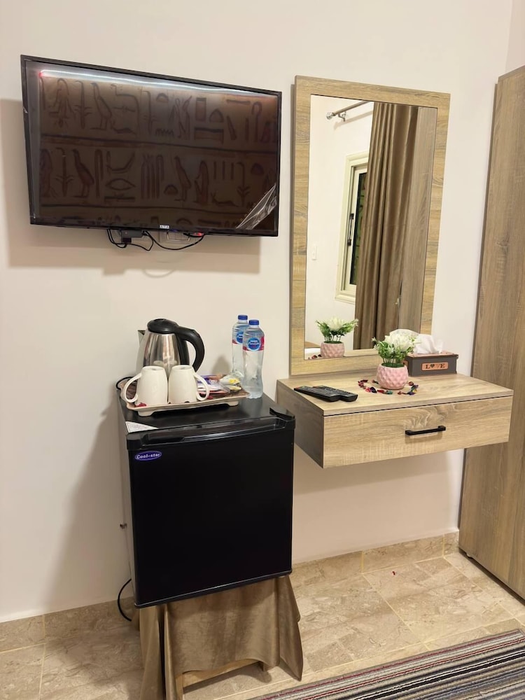 Egypt pyramids view - last minute hotel in Giza